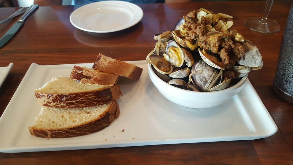 Chorizo clams